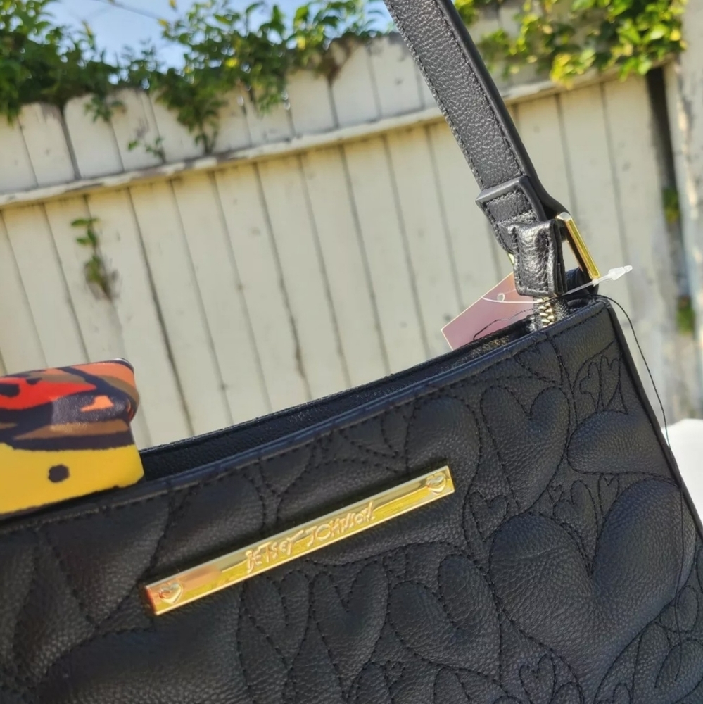 Betsey Johnson Black purse NWT With scarf - Picture 9 of 11